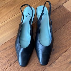 Life Stride Black Leather Shoes Kitten Heel Women's size 9W